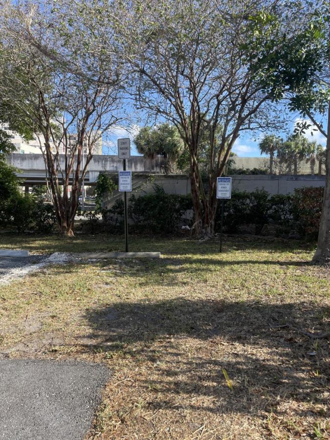 The Blue Wave Suite Unit C St. Petersburg Exterior photo